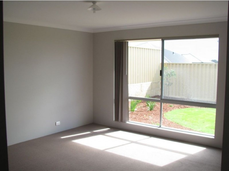19 Nepean Turn, Millbridge WA 6232
