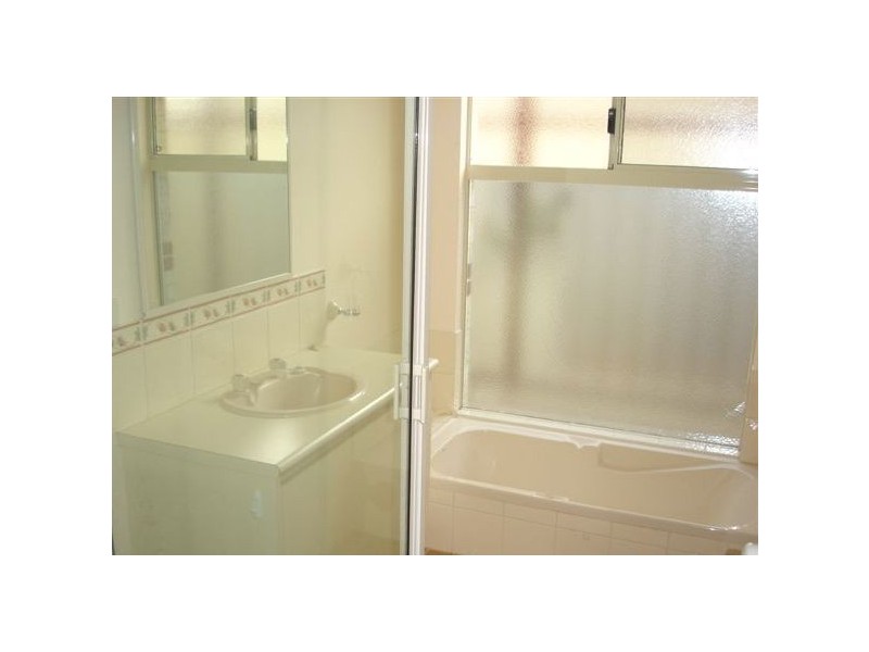 16 Butcherbird Court, Eaton WA 6232