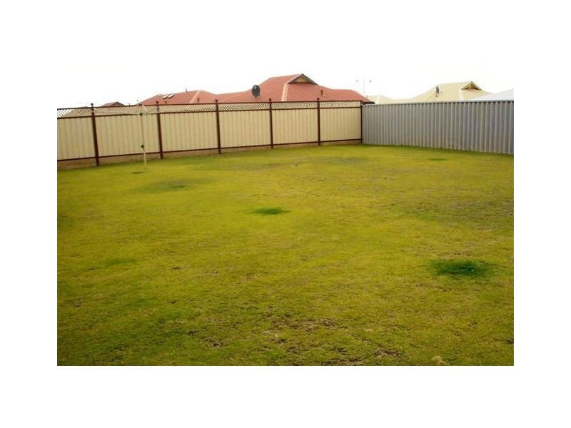 16 Butcherbird Court, Eaton WA 6232
