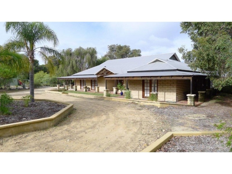 36 Tributary Place, Leschenault WA 6233