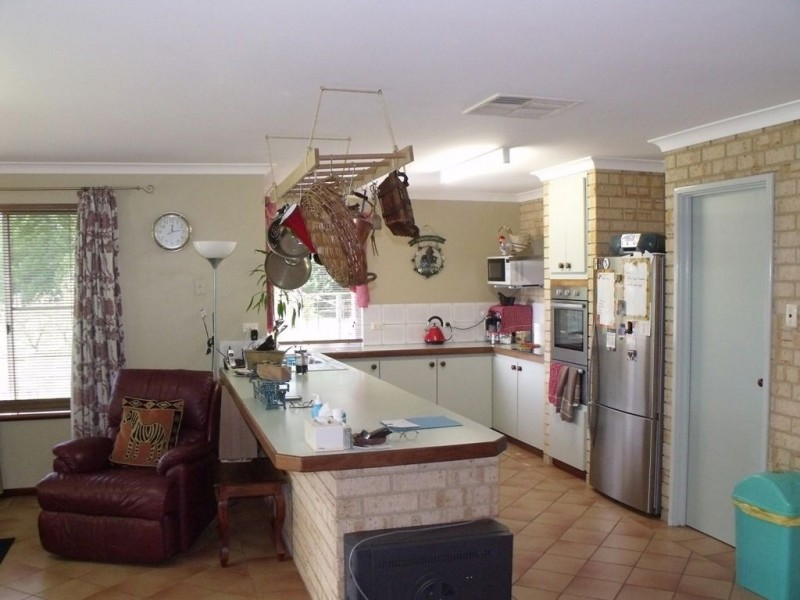 14 Paperbark Close, North Boyanup WA 6237