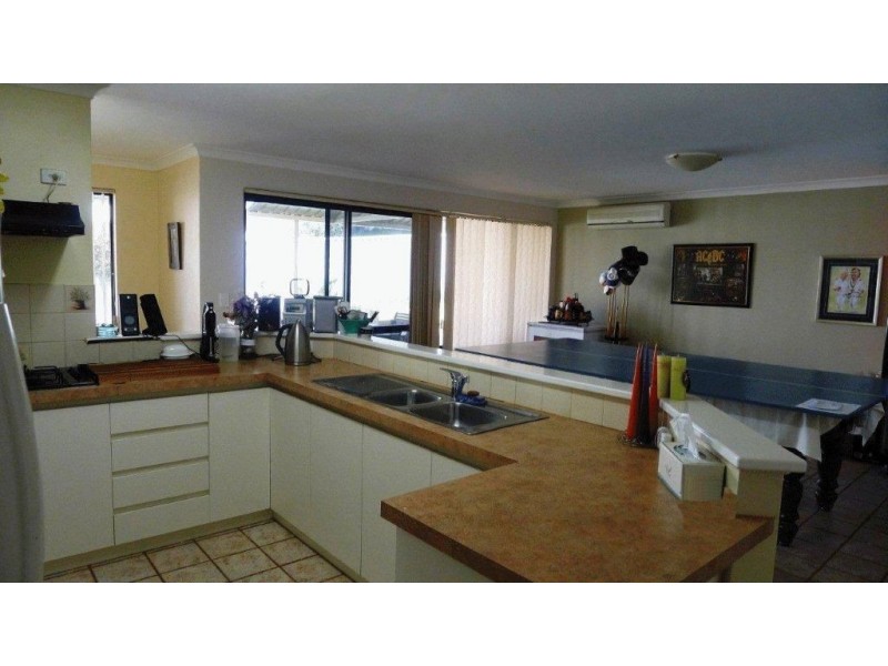 9 Cavendish Green, College Grove WA 6230