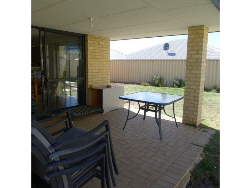 3 Blaxland Road, Dalyellup WA 6230