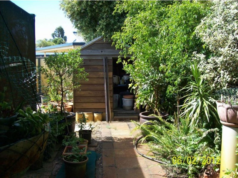 11 Golding Crescent, Picton East WA 6229