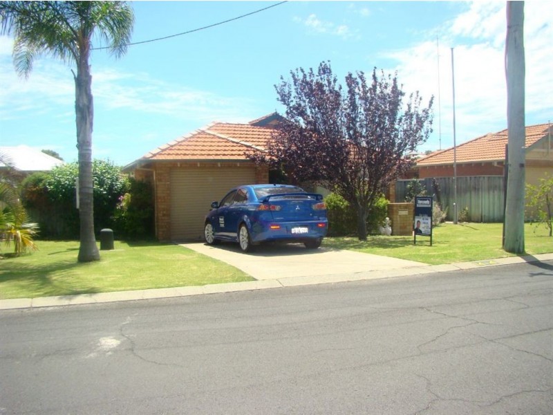 14/4 Cambrose Avenue, Australind WA 6233