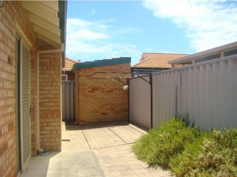 14/4 Cambrose Avenue, Australind WA 6233