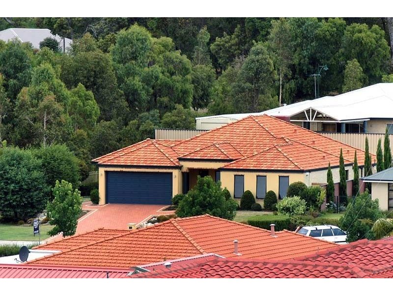 35 Somerville Drive, College Grove WA 6230