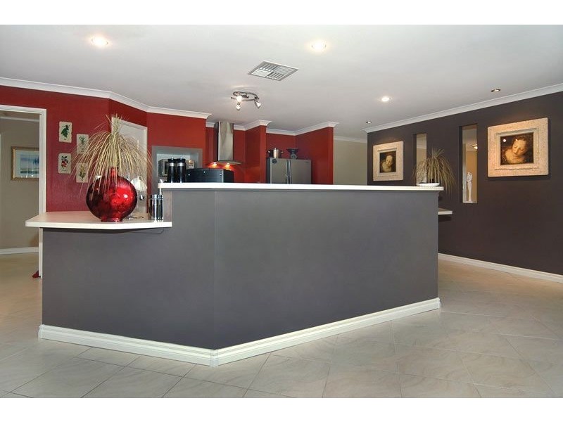 35 Somerville Drive, College Grove WA 6230