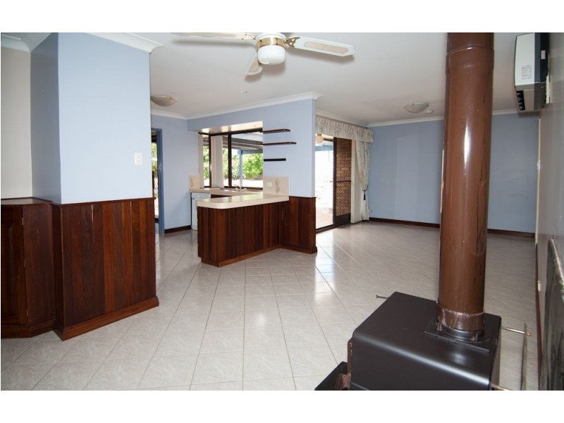 94 Paris Road, Australind WA 6233