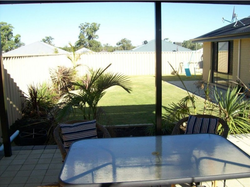 4 Durack Street, Dalyellup WA 6230