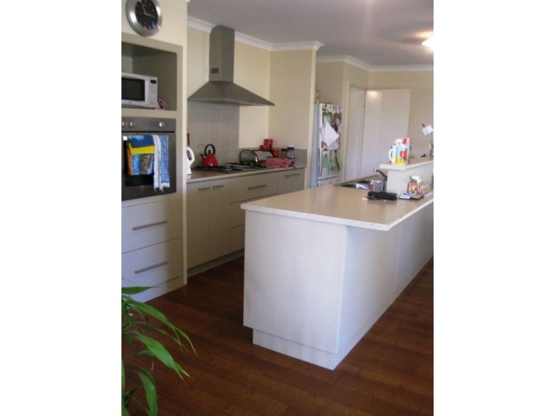 13 Hoskins Way, Australind WA 6233