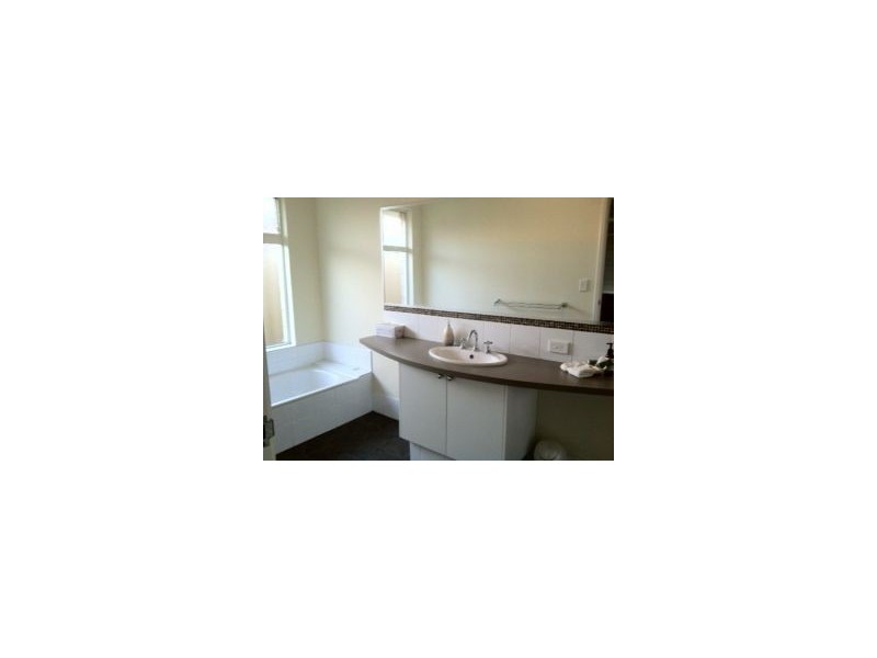 32 Carbine Loop, Millbridge WA 6232