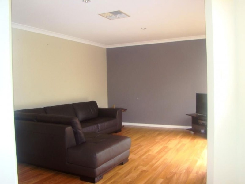 5 Hedges Place, Burekup WA 6227