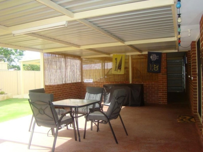 5 Hedges Place, Burekup WA 6227