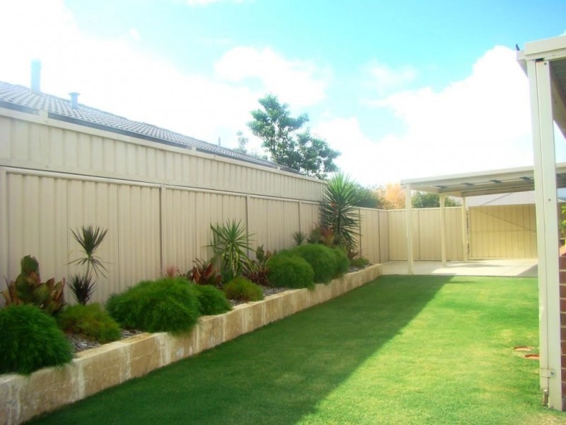 5 Hedges Place, Burekup WA 6227