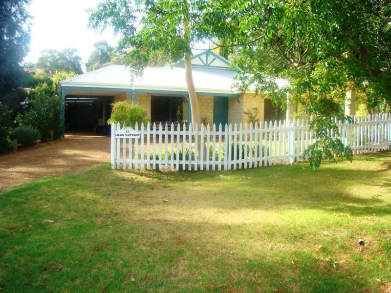 33 Roberts Street, Balingup WA 6253