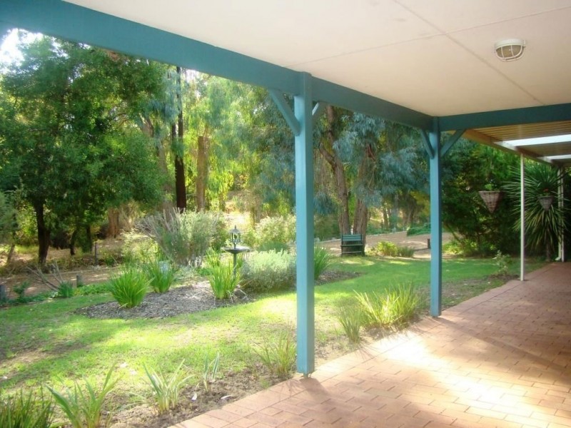 33 Roberts Street, Balingup WA 6253