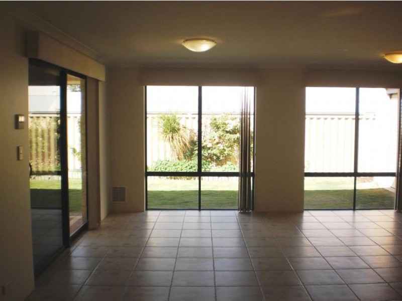 10 Chisholm Road, Dalyellup WA 6230