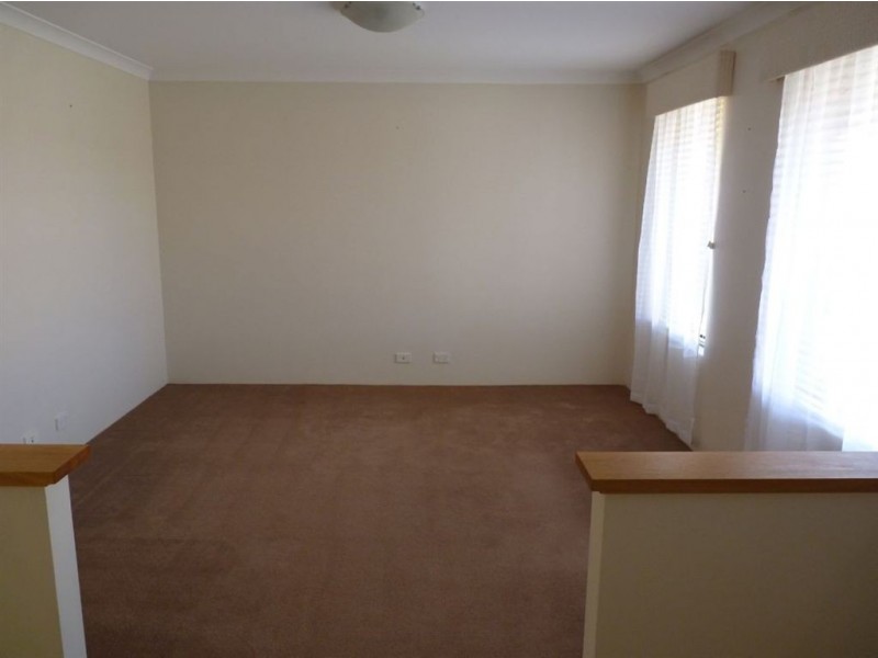 10 Chisholm Road, Dalyellup WA 6230