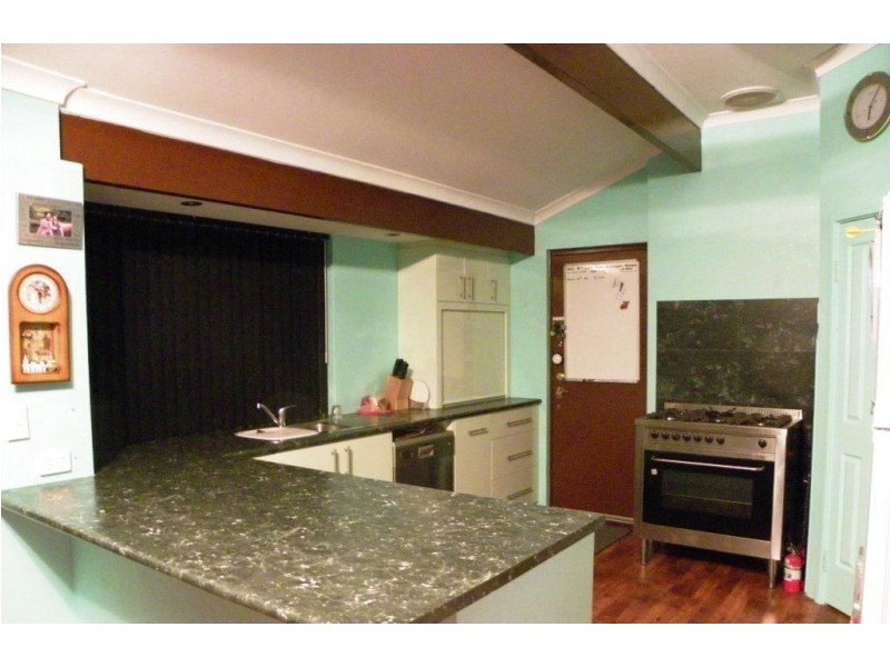 16 Hertford Elbow, College Grove WA 6230