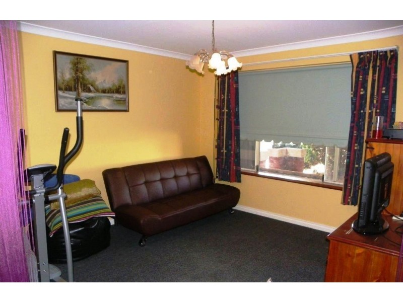 16 Hertford Elbow, College Grove WA 6230