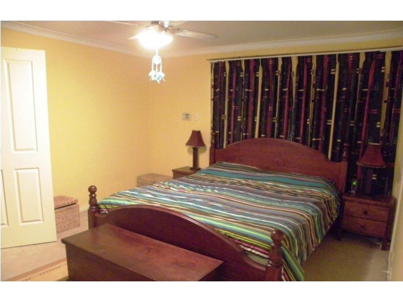 16 Hertford Elbow, College Grove WA 6230