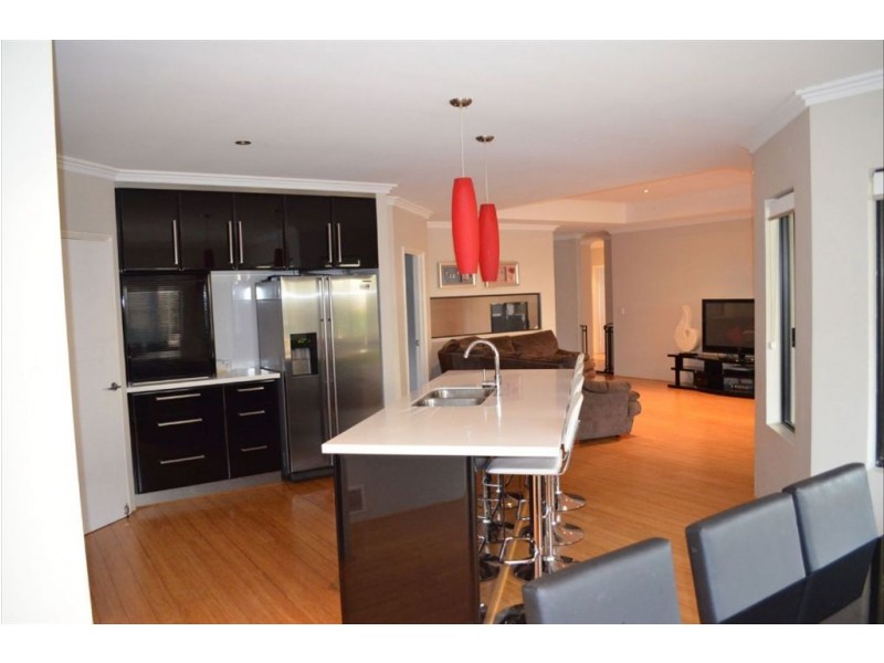 12 Polwarth Circuit, Eaton WA 6232