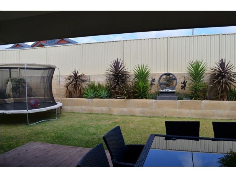 12 Polwarth Circuit, Eaton WA 6232