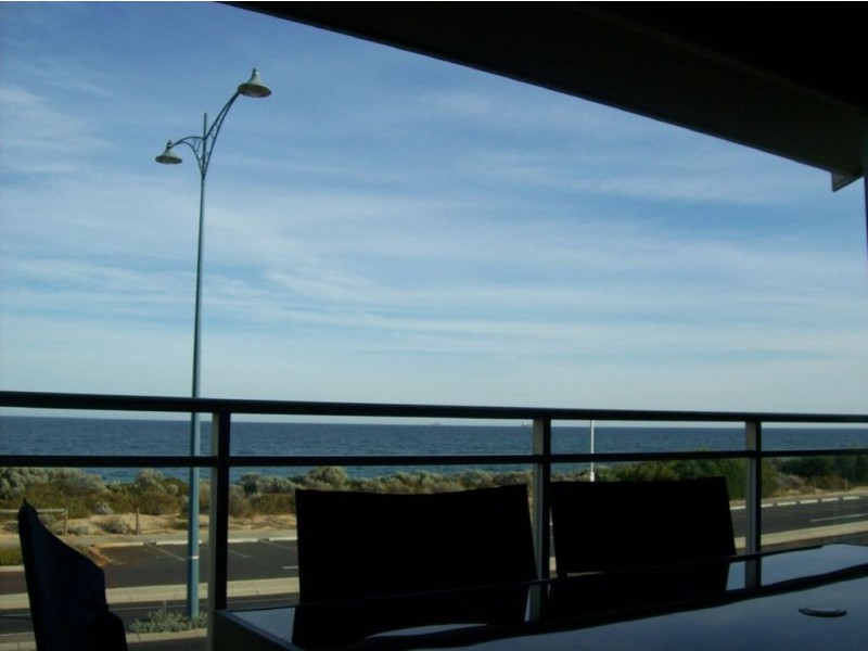 3/99 Ocean Drive, Bunbury WA 6230