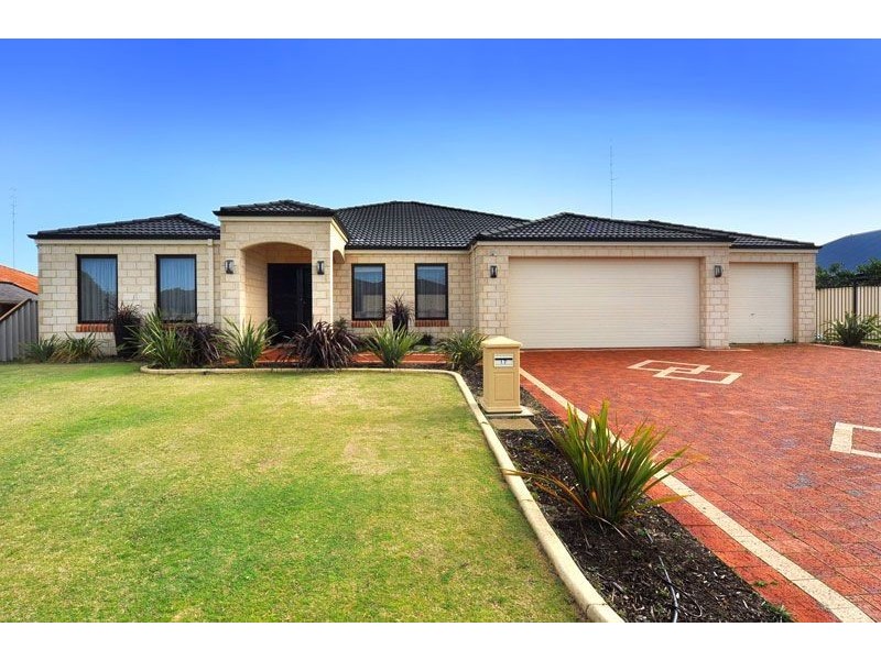 17 Isandra Bend, Glen Iris WA 6230