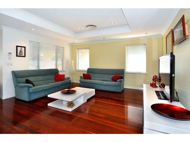 17 Isandra Bend, Glen Iris WA 6230