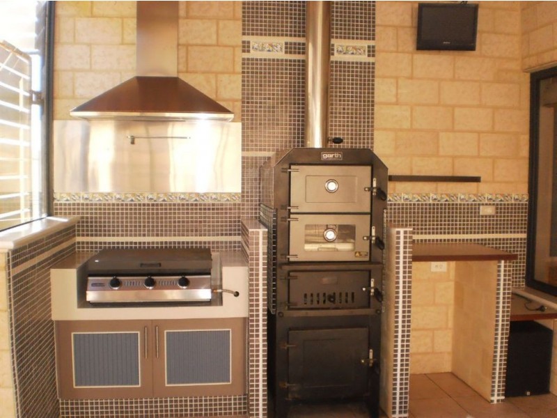 6 Macedon  Road, Dalyellup WA 6230