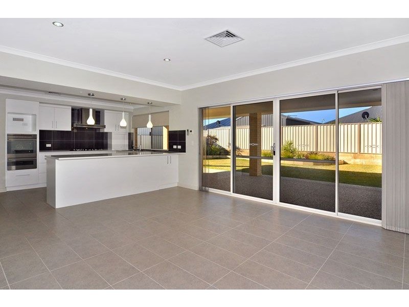 95 The Boulevard, Australind WA 6233