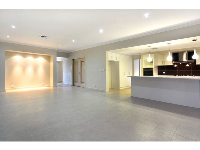 95 The Boulevard, Australind WA 6233