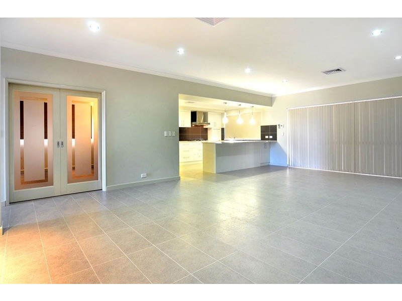95 The Boulevard, Australind WA 6233