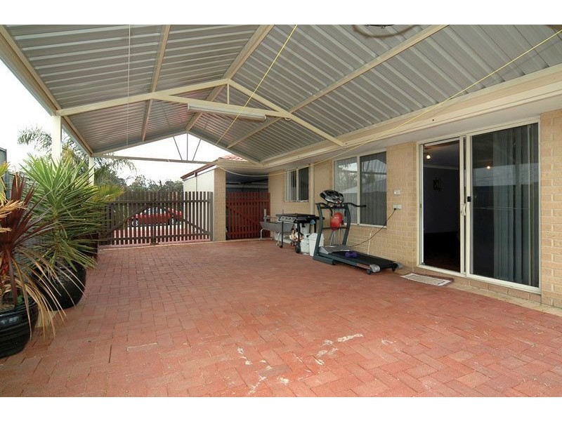 96 Somerville Drive, College Grove WA 6230