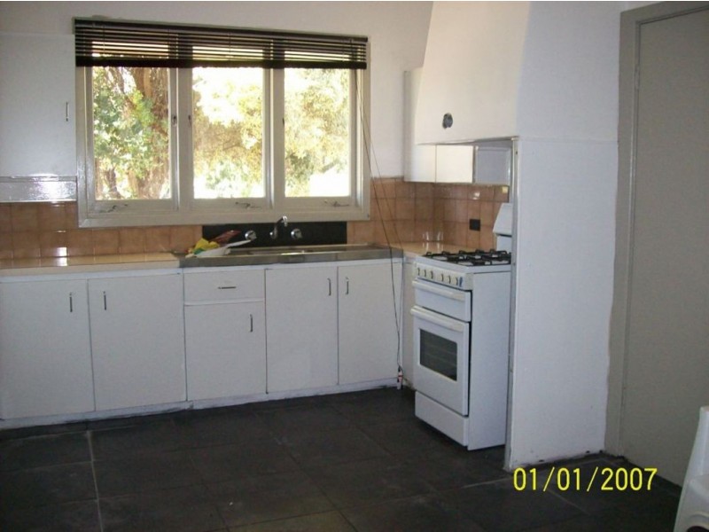 8 Vixen Street, Withers WA 6230