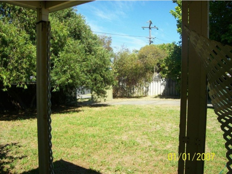 8 Vixen Street, Withers WA 6230