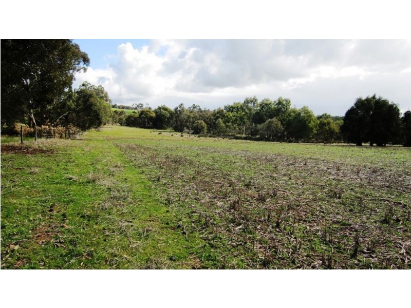 11 Darkan Road, Darkan WA 6392