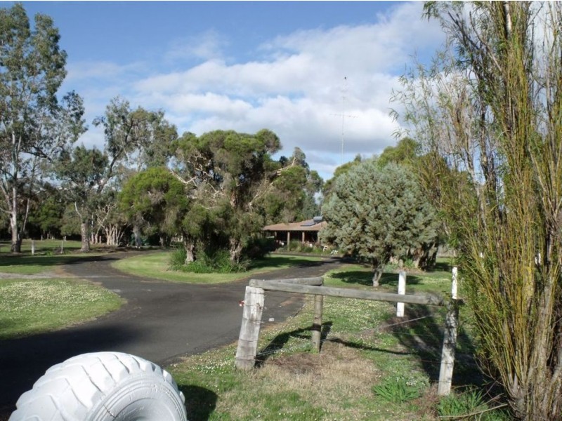 5 Stonesfield Court, Dardanup West WA 6236