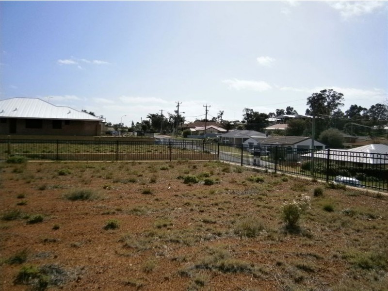 52 Parkfield Way, Australind WA 6233