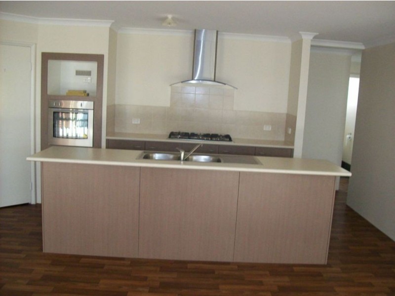 25 Claymore Loop, Dalyellup WA 6230