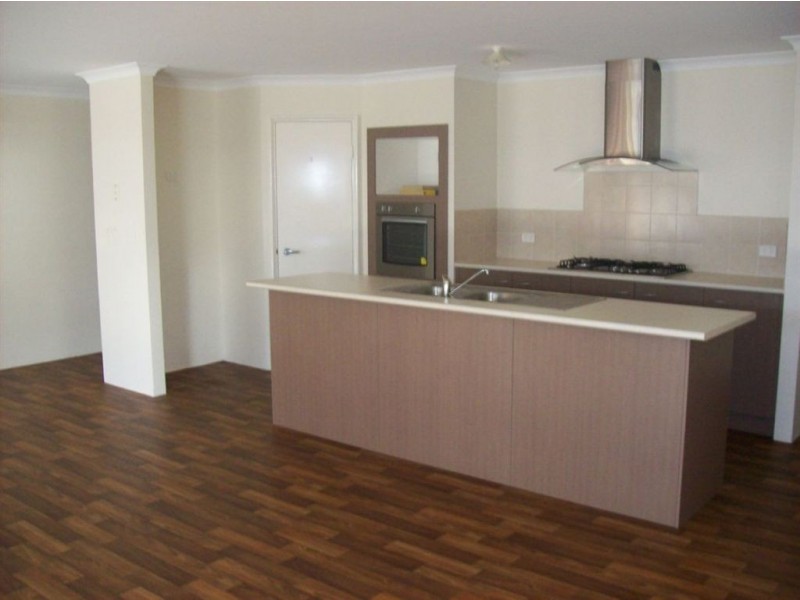 25 Claymore Loop, Dalyellup WA 6230