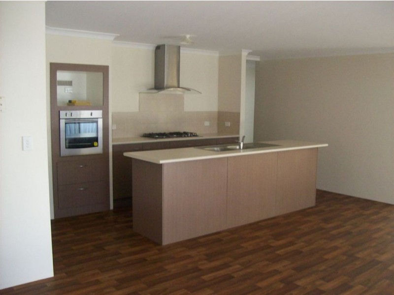 25 Claymore Loop, Dalyellup WA 6230