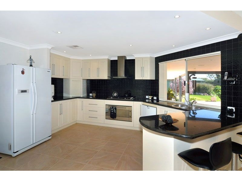 20 Chislehurst Avenue, Stratham WA 6237