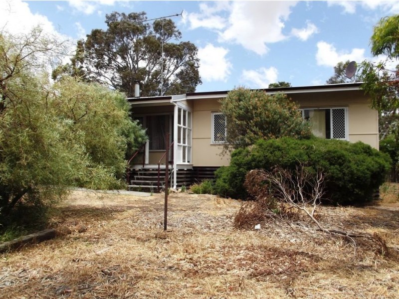 11 Hillman Street, Darkan WA 6392