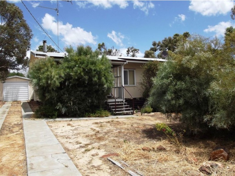 11 Hillman Street, Darkan WA 6392