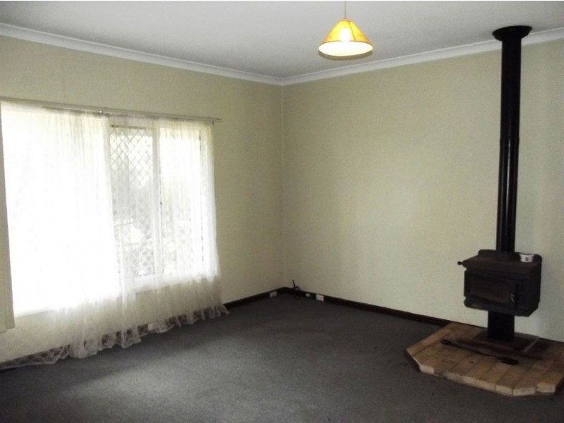 11 Hillman Street, Darkan WA 6392