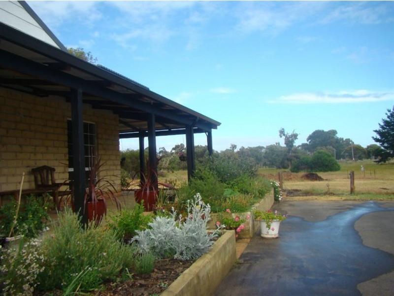 121 Hayclif Avenue, North Boyanup WA 6237