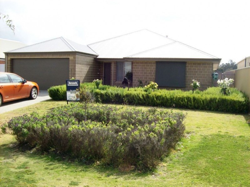 7 Kooyar Bend, Dalyellup WA 6230
